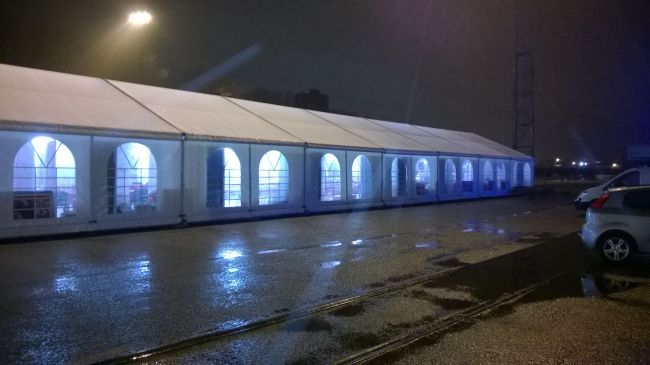 Comment louer une tente pour organiser un salon à Rouen